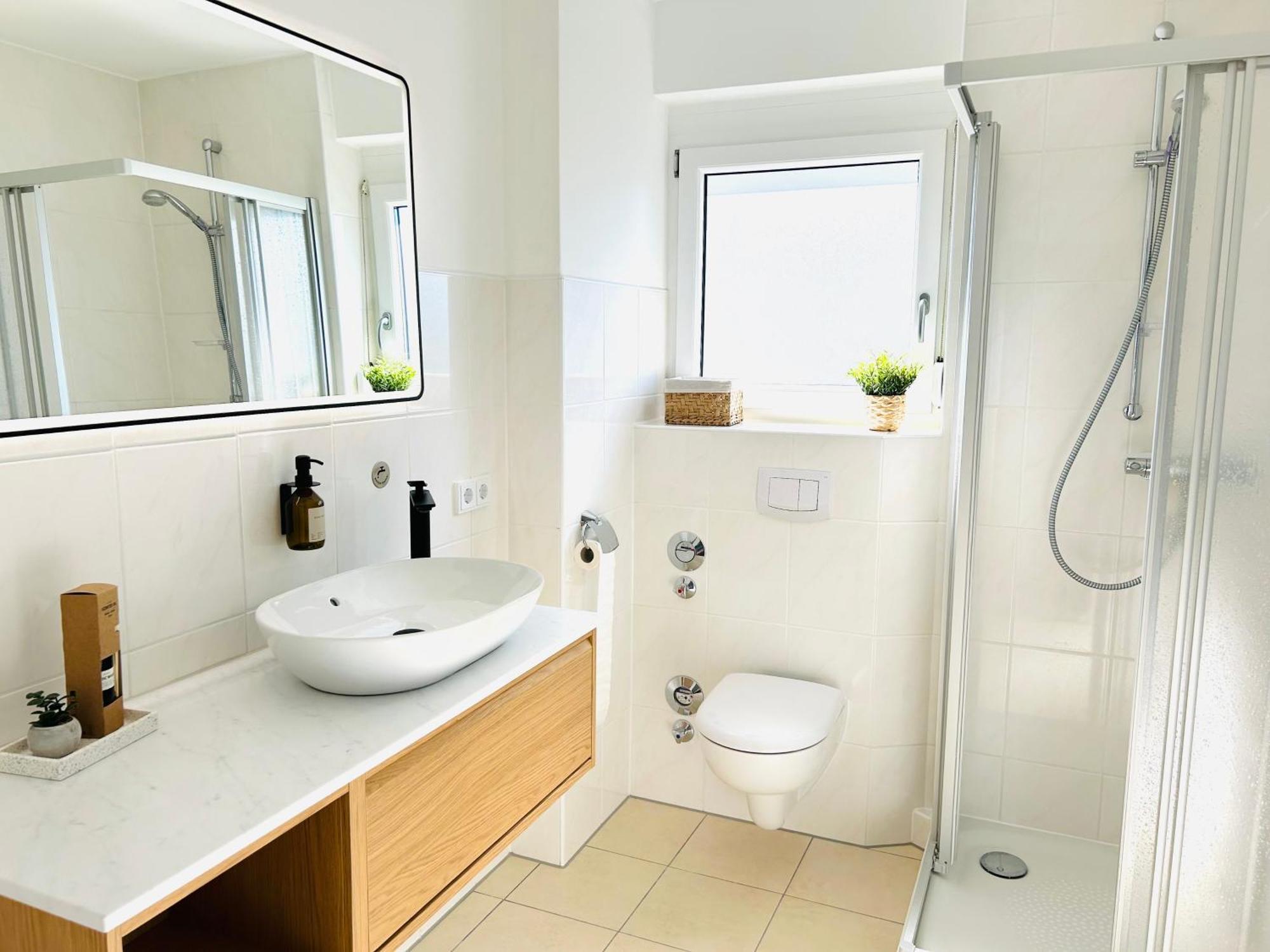 Neu - Frisch Renoviertes Ferienapartment "Waterkant" บือซุม ภายนอก รูปภาพ