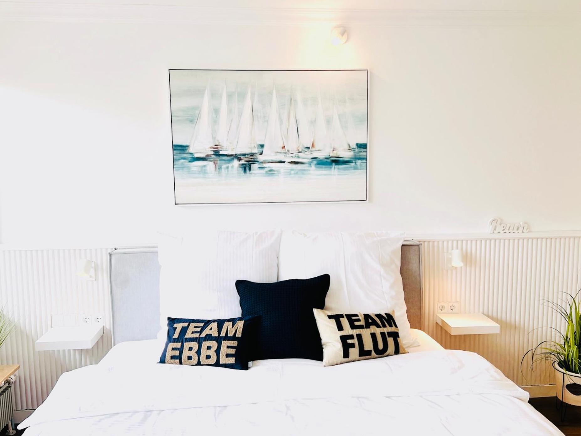 Neu - Frisch Renoviertes Ferienapartment "Waterkant" บือซุม ภายนอก รูปภาพ